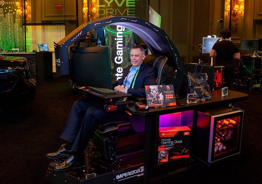 CES Hot Imperator Works IW R1  – Office Furniture recenzja i cena